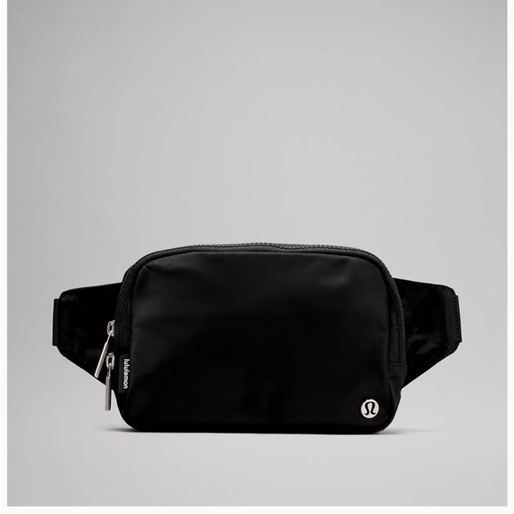 NEVER USED Lulu lemon belt bag - Picture 1 of 4
